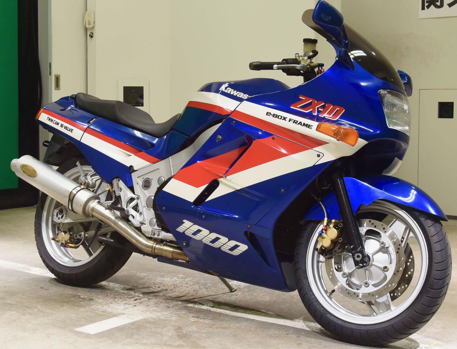 1990 KAWASAKI ZX10 ROAD BIKE - JBMD5169054 - JUST BIKES